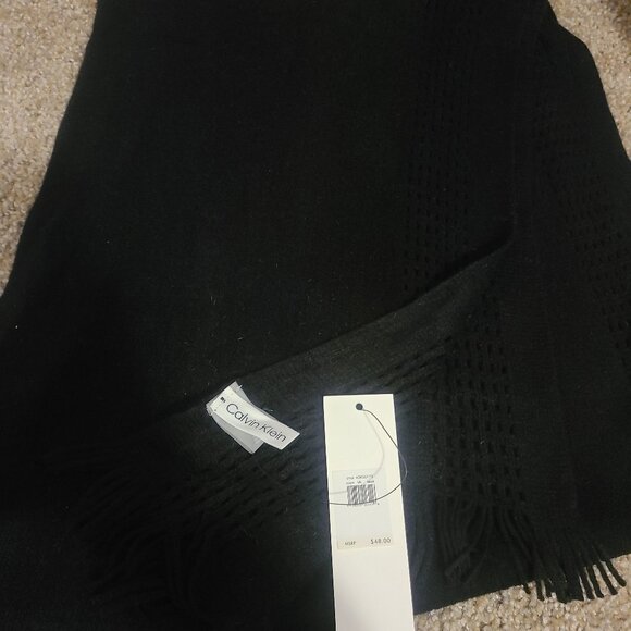 New Calvin Klein black scarf - Picture 3 of 3